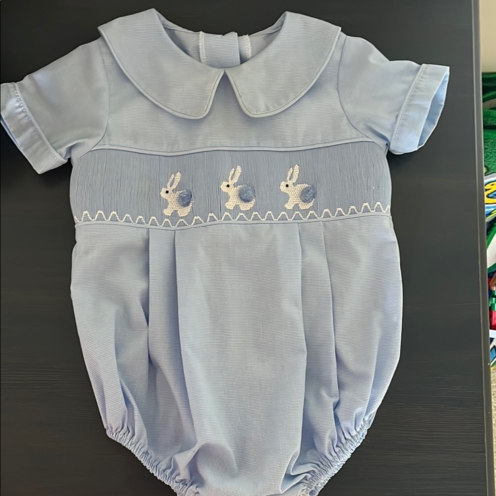 Three Sisters smocked bubble